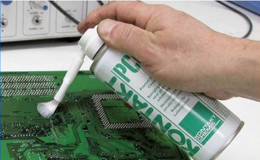DFM kontrola návrhu PCB