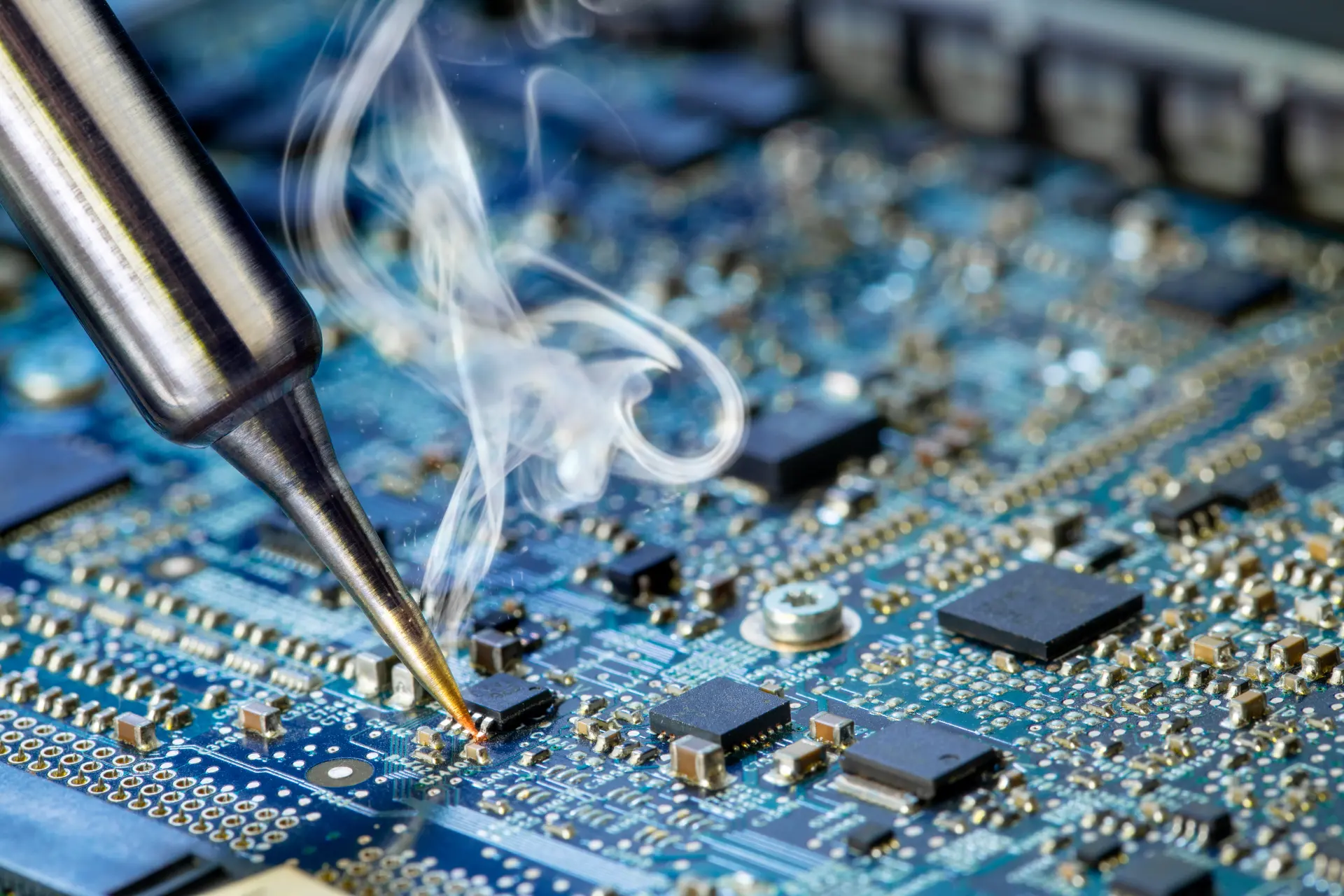 DFM kontrola návrhu PCB